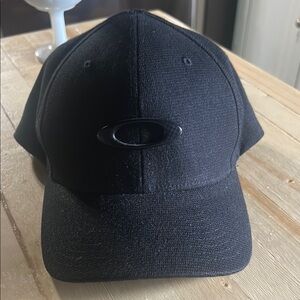 Oakley Black Cap